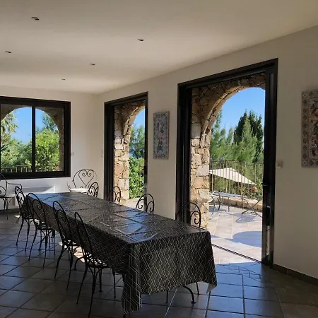 High End Seaside Private Poll Apartament